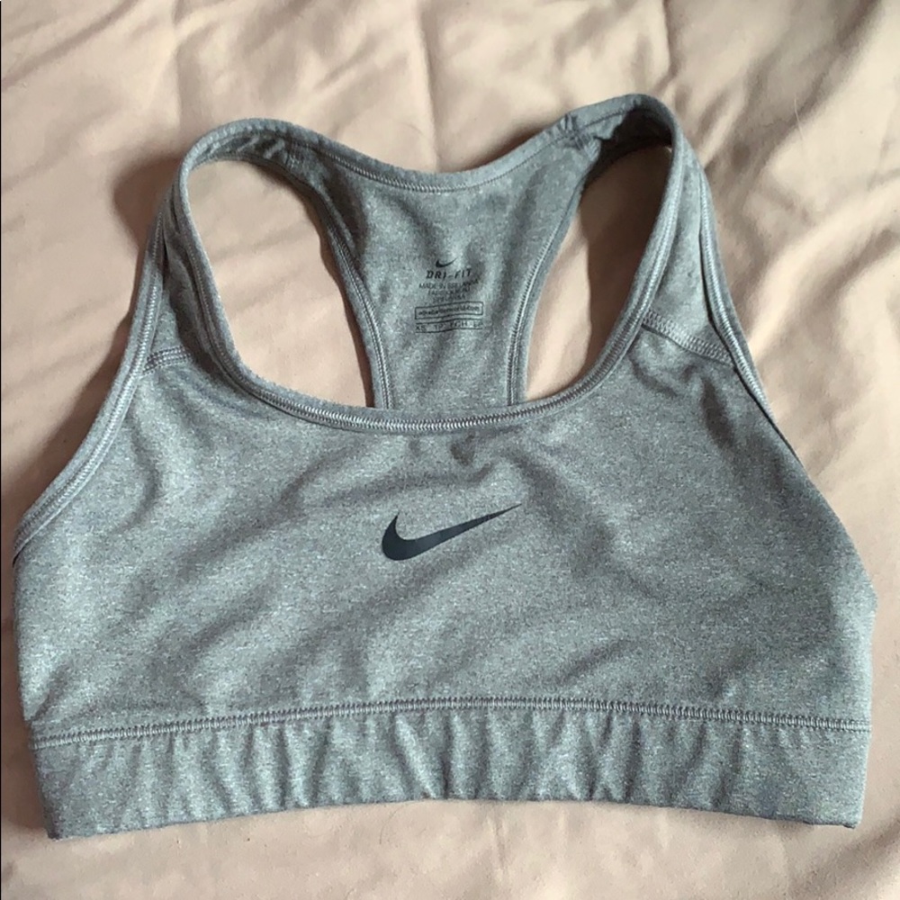 Nike pro sports bra